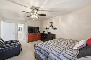 330 W Grenoble Dr, Grand Prairie, TX 75052 - Photo 12