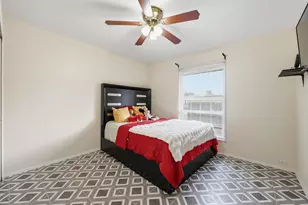 330 W Grenoble Dr, Grand Prairie, TX 75052 - Photo 16