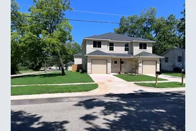 320 S Main Street, Bonham, TX 75418 - Photo 1