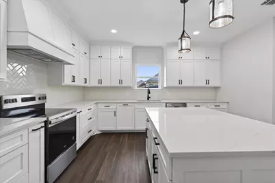 117 Bexar Street, Mabank, TX 75147 - Photo 6