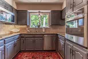 911 Meadowlark Ln, Granbury, TX 76048 - Photo 8