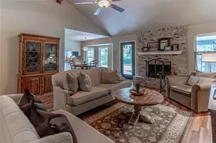 911 Meadowlark Ln, Granbury, TX 76048 - Photo 4