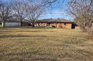 318 NE Michael Dr, Burleson, TX 76028 - Photo 22