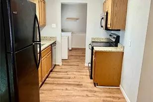 318 NE Michael Dr, Burleson, TX 76028 - Photo 2