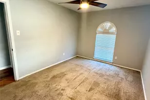 318 NE Michael Dr, Burleson, TX 76028 - Photo 18