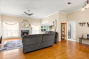 8901 Magnolia Vale Dr, Granbury, TX 76049 - Photo 2