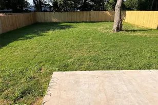 716 E 5th St, Bonham, TX 75418 - Photo 12