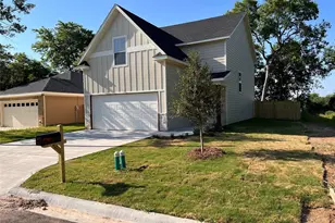 716 E 5th St, Bonham, TX 75418 - Photo 2