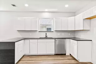 1127 W Morgan St, Denison, TX 75020 - Photo 4