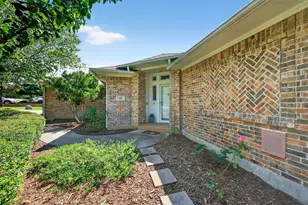 115 E Kiowa Dr, Gainesville, TX 76240 - Photo 4