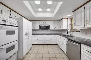 2404 Heather Hill Ln, Plano, TX 75075 - Photo 14