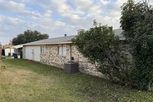 3502 Clover Meadow Dr, Garland, TX 75043 - Photo 2