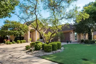 2435 Waterside Dr, Grand Prairie, TX 75054 - Photo 2