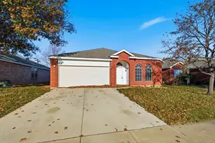 1048 Harriman Dr, Saginaw, TX 76131 - Photo 1