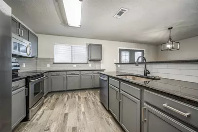 121 Thoroughbred Drive, Krum, TX 76249 - Photo 4