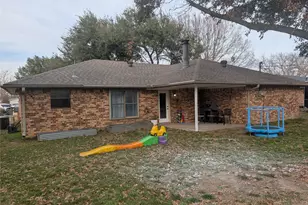 211 W McAfee Dr, Mabank, TX 75147 - Photo 18