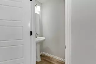 333 N Field St, Burleson, TX 76028 - Photo 14