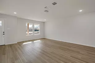 333 N Field St, Burleson, TX 76028 - Photo 2