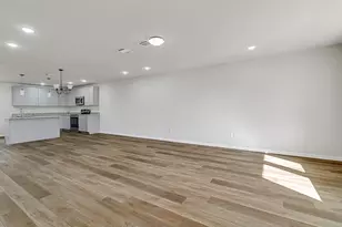 333 N Field St, Burleson, TX 76028 - Photo 28