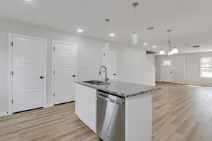 333 N Field St, Burleson, TX 76028 - Photo 10