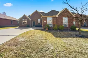 804 Peach Ln, Burleson, TX 76028 - Photo 1