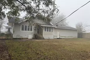 215 W Sears St, Denison, TX 75020 - Photo 2