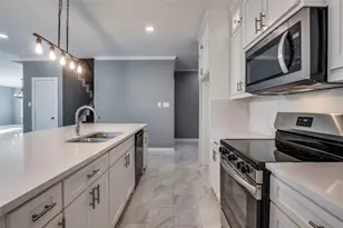 301 S Stewart Ave, Lancaster, TX 75146 - Photo 10