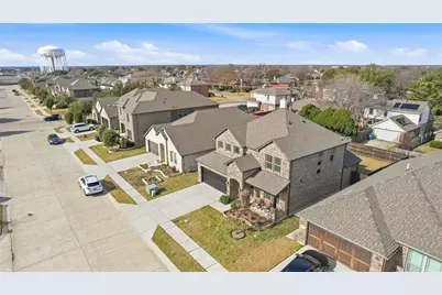991 E Villas Court, Lewisville, TX 75067 - Photo 32