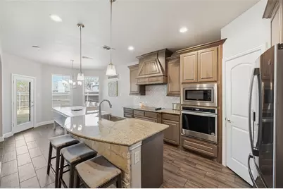 991 E Villas Court, Lewisville, TX 75067 - Photo 8