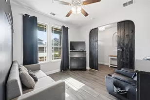 991 E Villas Ct, Lewisville, TX 75067 - Photo 12