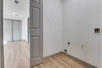 918 SW 4th Street, Grand Prairie, TX 75051 - Photo 12