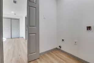 918 SW 4th St, Grand Prairie, TX 75051 - Photo 12