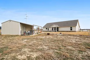 173 Mdw Vis Dr, Rhome, TX 76078 - Photo 32