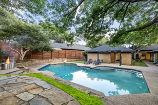 9415 Hill View Dr, Dallas, TX 75231 - Photo 38
