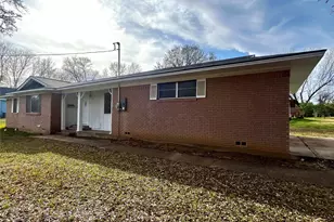 915 N Spring St, Grand Saline, TX 75140 - Photo 2