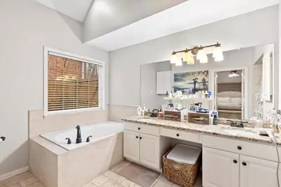 14584 Evergreen Court, Addison, TX 75001 - Photo 16