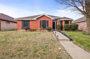 2831 St Johns Ave, Lancaster, TX 75146 - Photo 2