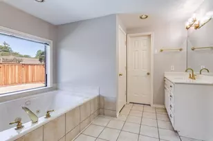 10127 Chisholm Trail, Dallas, TX 75243 - Photo 16