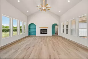 7404 N Sundance Dr, Joshua, TX 76058 - Photo 4