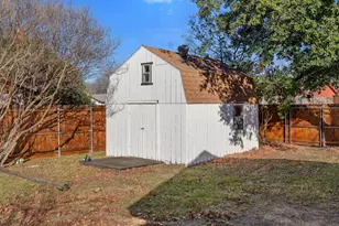 1514 Bogarte Dr, Grand Prairie, TX 75051 - Photo 30