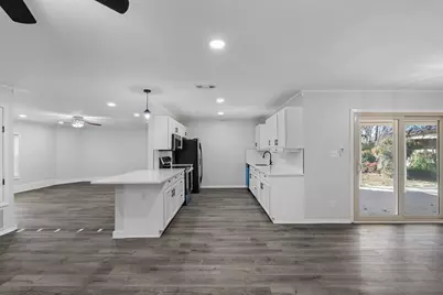 1514 Bogarte Drive, Grand Prairie, TX 75051 - Photo 6