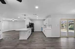 1514 Bogarte Dr, Grand Prairie, TX 75051 - Photo 6