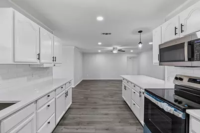 1514 Bogarte Drive, Grand Prairie, TX 75051 - Photo 12