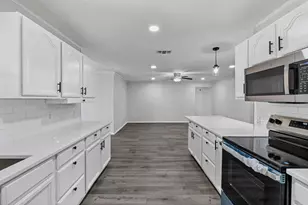 1514 Bogarte Dr, Grand Prairie, TX 75051 - Photo 12