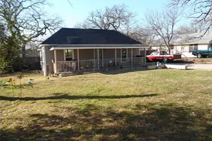 1307 N Elm St, Weatherford, TX 76086 - Photo 2