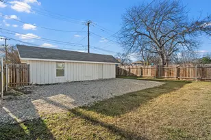 1200 N 15th St, Waco, TX 76707 - Photo 4