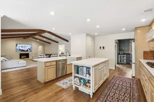 7039 Cliffbrook Dr, Dallas, TX 75254 - Photo 10