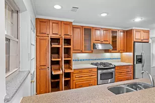 9651 Leaside Dr, Dallas, TX 75238 - Photo 10