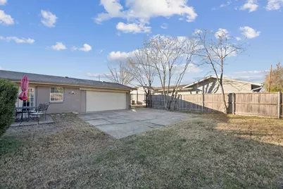 12606 Templeton Trail, Farmers Branch, TX 75234 - Photo 24