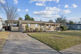 12606 Templeton Trail, Farmers Branch, TX 75234 - Photo 2